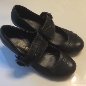 REPORT Mary Janes SZ 6
